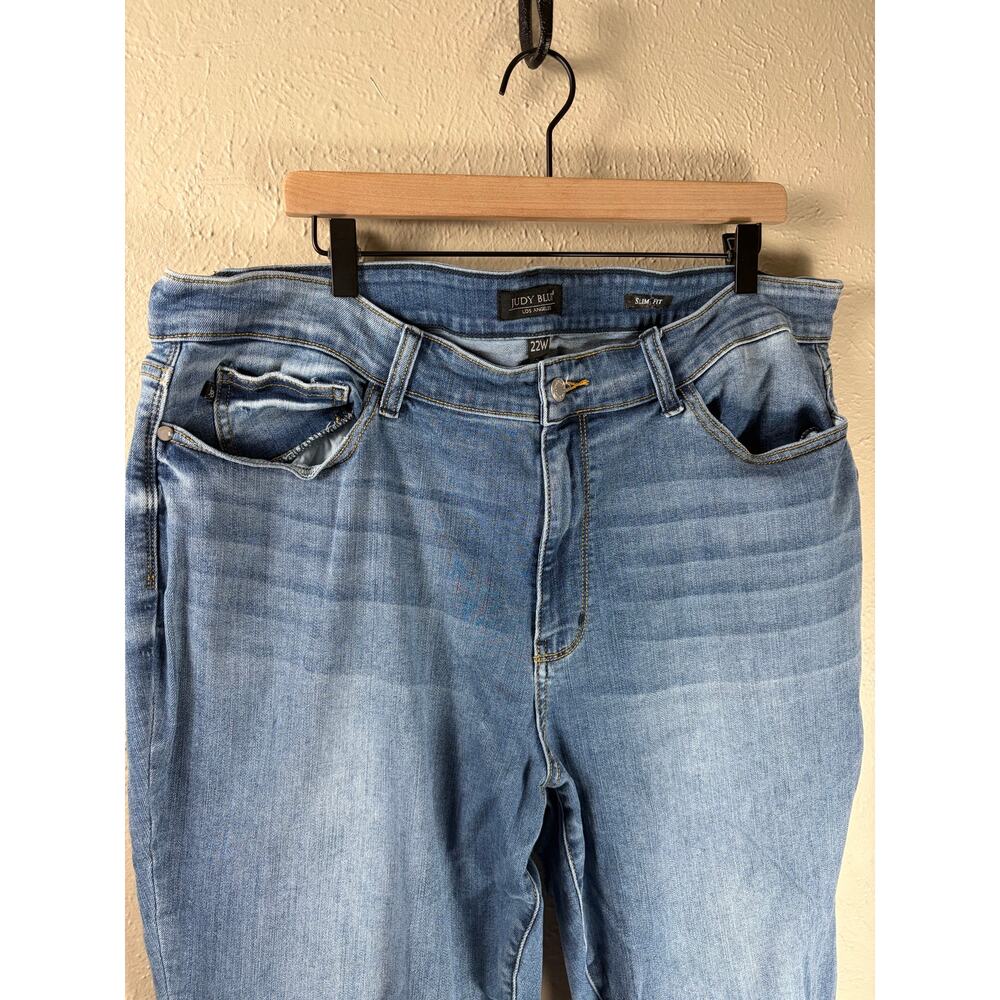Judy Blue Size 22W Jeans Slim Fit Straight Leg Light Wash Whiskering Denim Pants - Picture 2 of 9